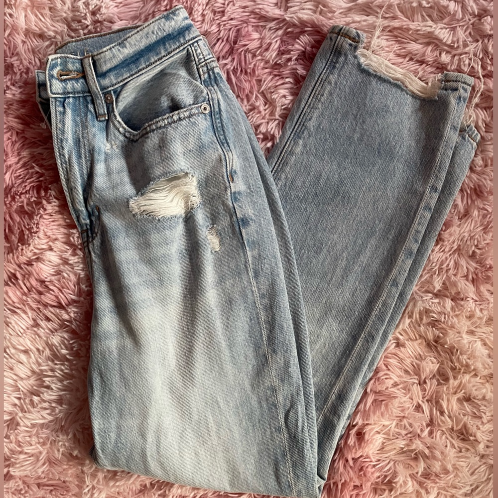 NWOT American Eagle mom jeans